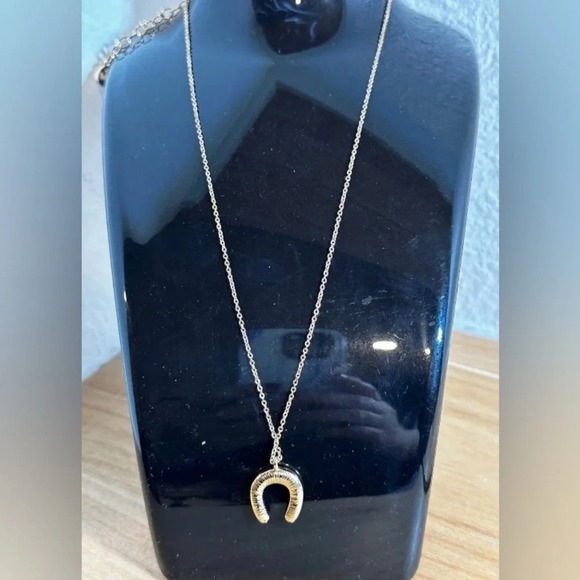 BELLA JACK St. Patrick's Day Green Crystal Gold Lucky Horseshoe Necklace NEW NWT - Picture 3 of 4